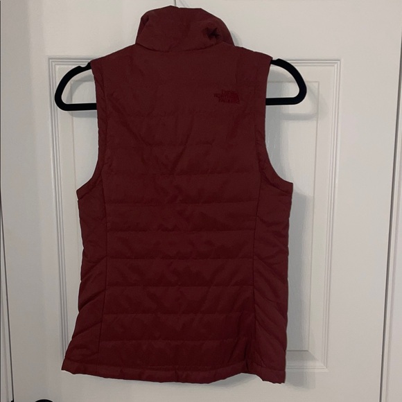 The North Face Burgundy Quilted Vest - Picture 4 of 5